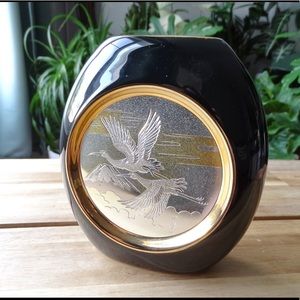 Japanese Vase with Engraved Cranes: Art of Chokin